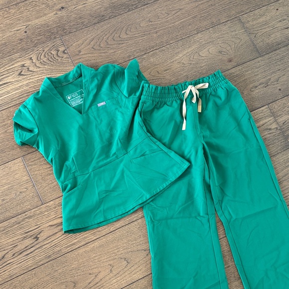 Figs Other - FIGS ladies scrub set